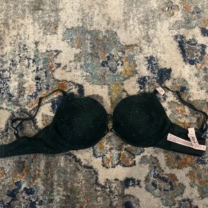 Victoria Secret’s dark green push up bra 36C